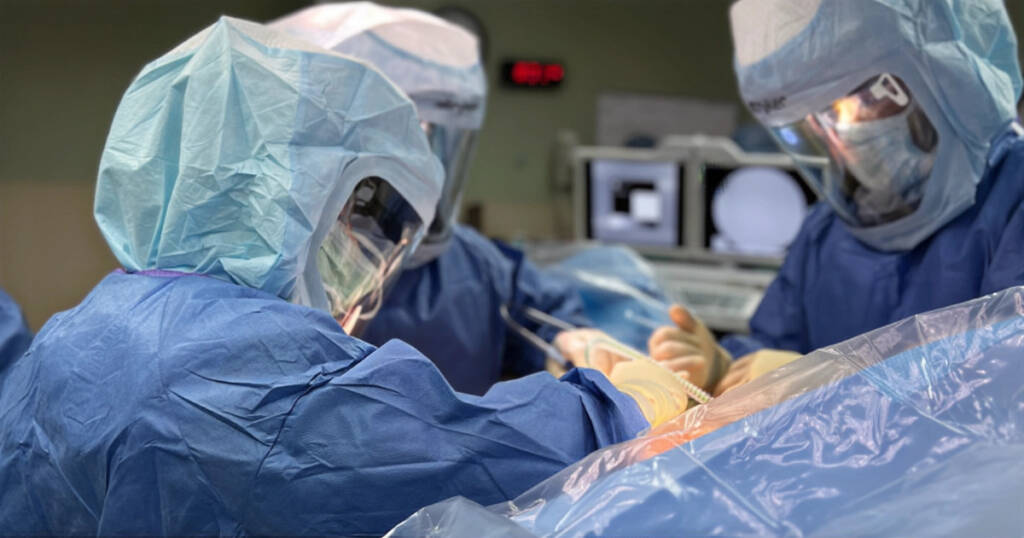 What is normal pain after hip replacement surgery